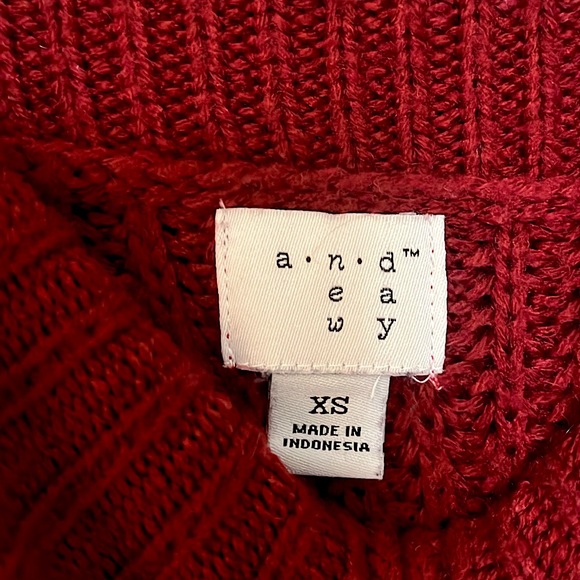 Target Turtleneck Sweater - Picture 4 of 6